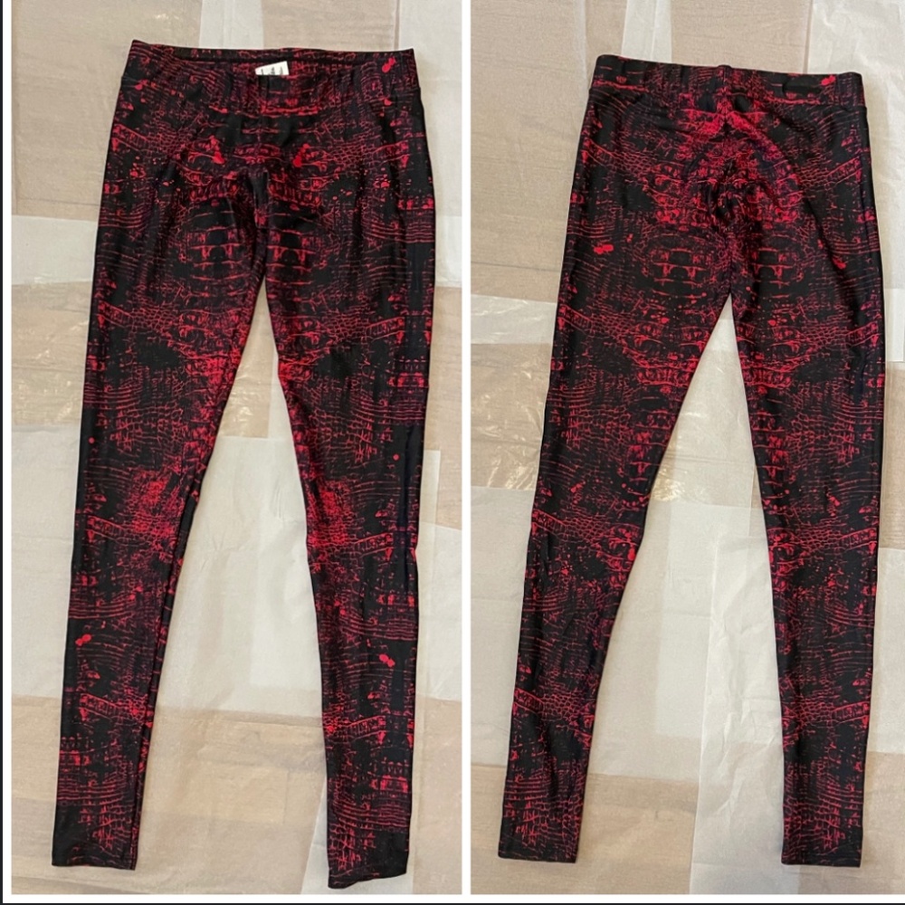 NWOT! Rock & Republic Y2K Valentina Leggings Red & Black SMALL